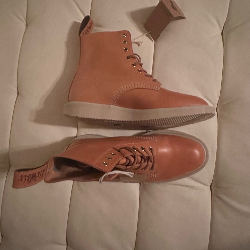 Dr. Martens Whiton Tuscan Tan Leather Lace Ankle Boot UK 7 Men 7.5 Women 9.5 10 - Picture 4 of 11